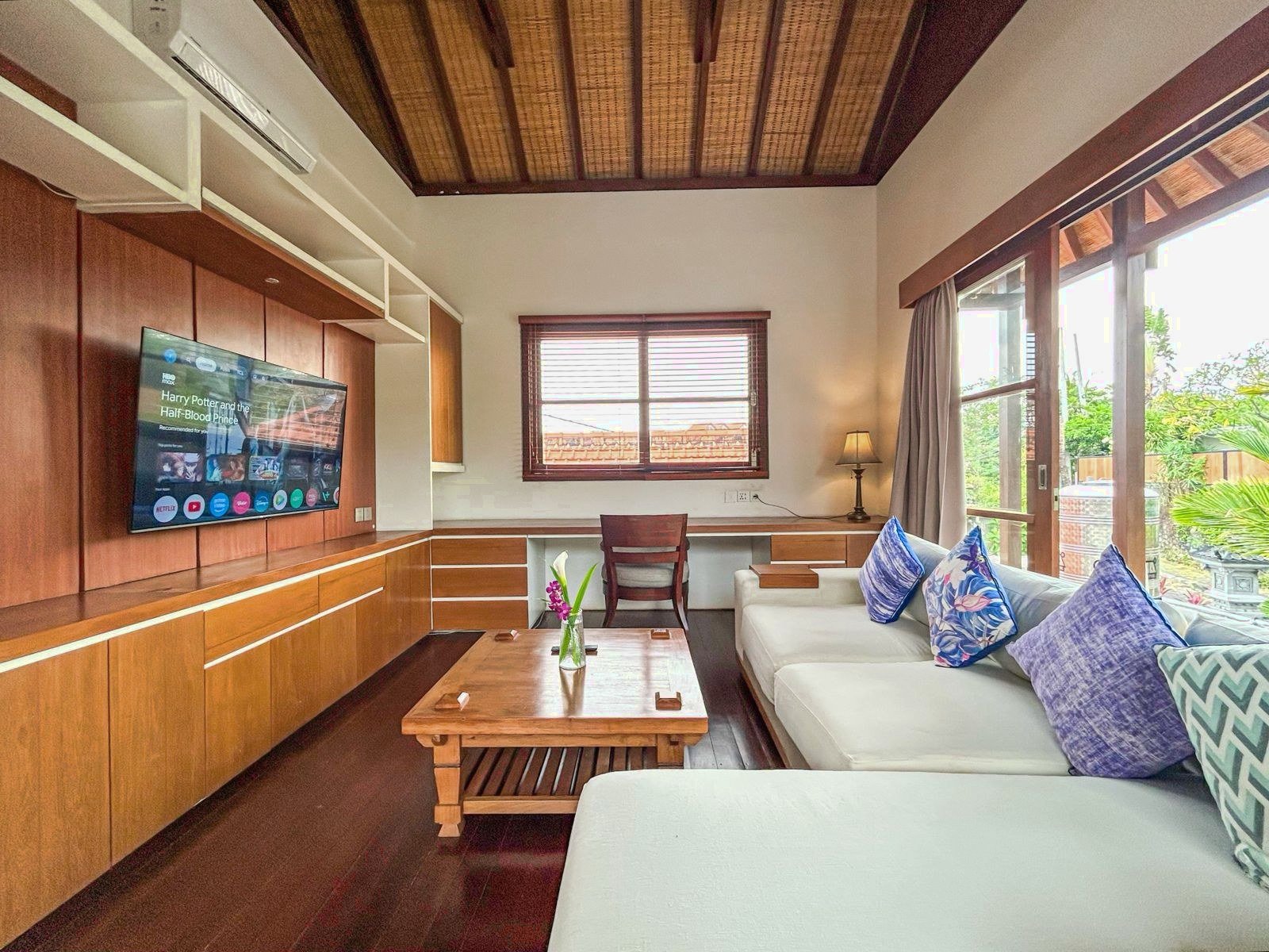 2F media lounge with TV